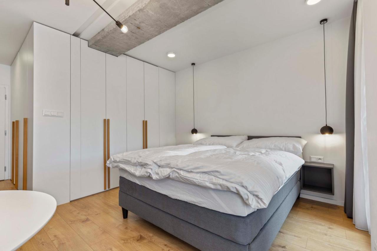 Lam Concrete - Ac - Balcony Pozsony