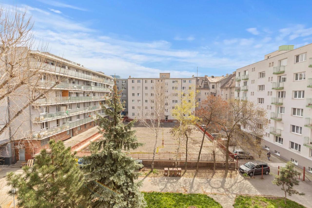 Lam Concrete - Ac - Balcony Apartman Pozsony